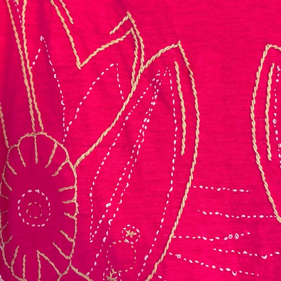 Komodo Asymmetrc Hem Embroidered Pink Tee - Picture 5 of 12